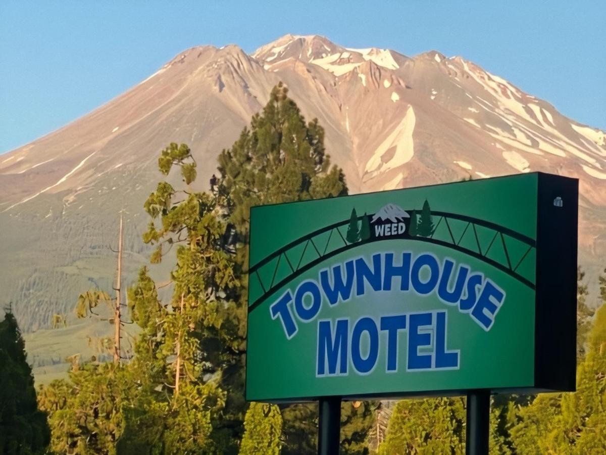 Townhouse Motel Weed Exterior photo